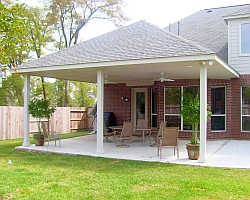 patio cover with coined columns